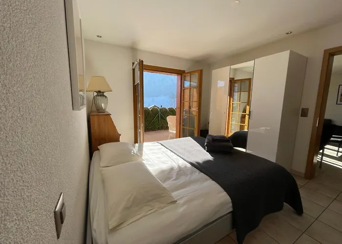 Chalet Le Rosat 25 *